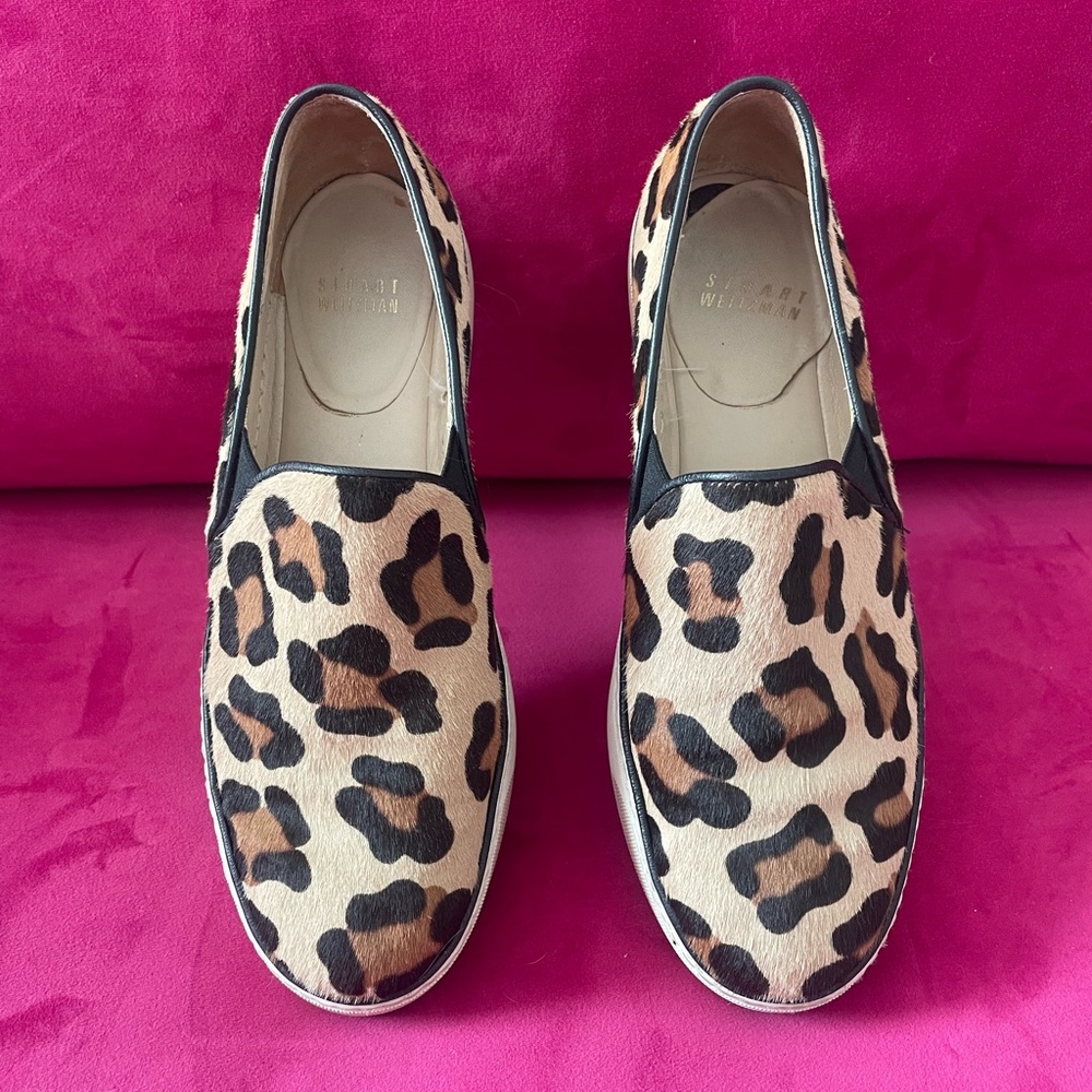 Stuart Weitzman - Stylish Leopard Print Slip-On Shoes - size 9